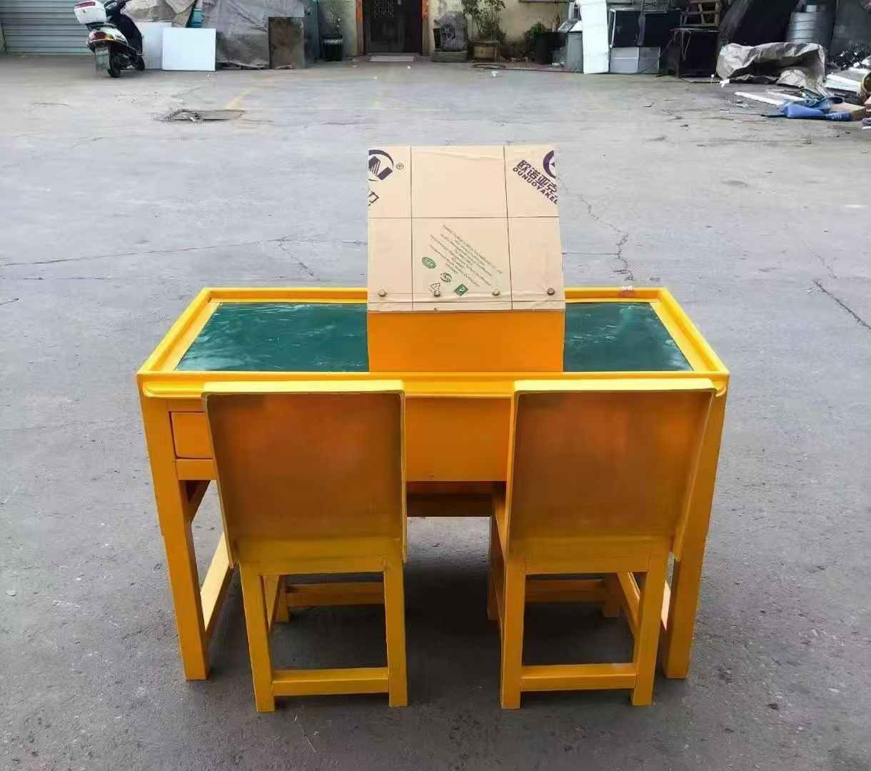 响水镇防静电导通桌井下煤矿火工品发放桌：危险品流转的安全守护者